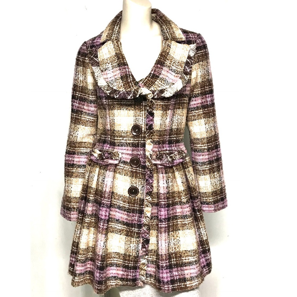 Very visually interesting dropped waist coat